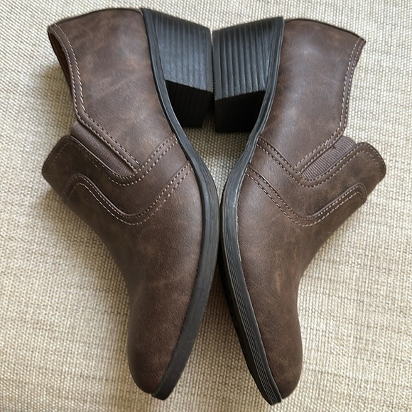 EuroSoft Abeline Ankle Boot Vegan Leather Stitching Details Comfort Slip On - Picture 12 of 17